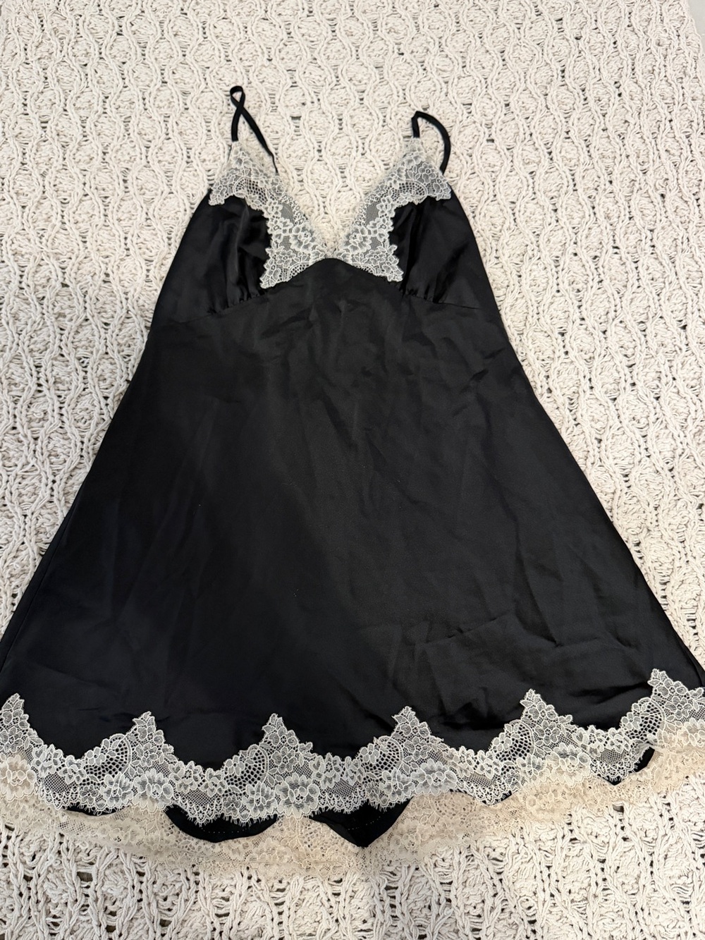 Vintage Abercrombie & Fitch Black Slip with Cream Lace Trim